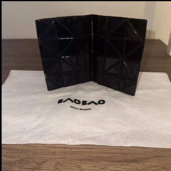 ISSEY MIYAKE | BAO BAO Geo Bifold Card Case - NWOT (Black) - Picture 7 of 9